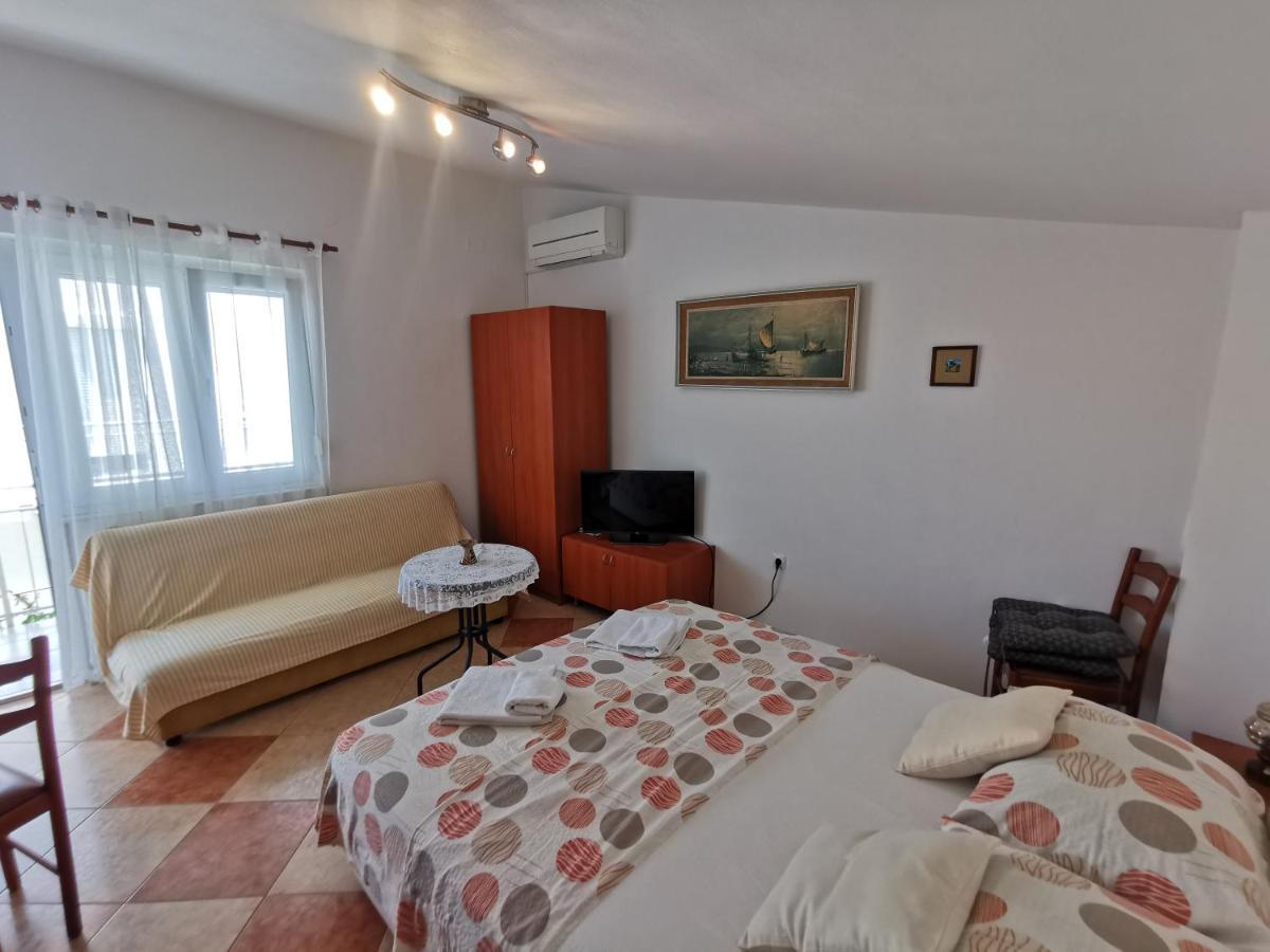 Studio Apartments Jasminka Selce Eksteriør billede